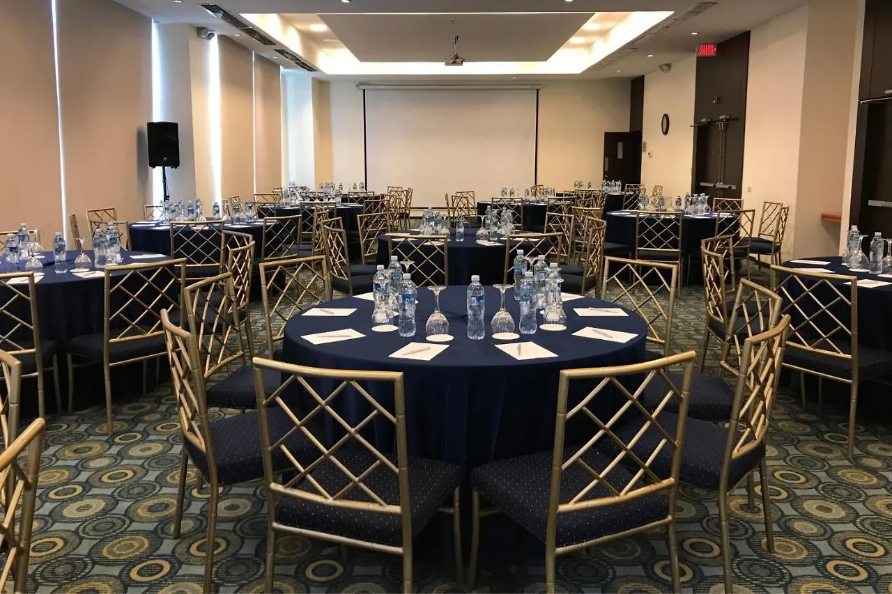 Courtyard By Marriott Guayaquil Hotel