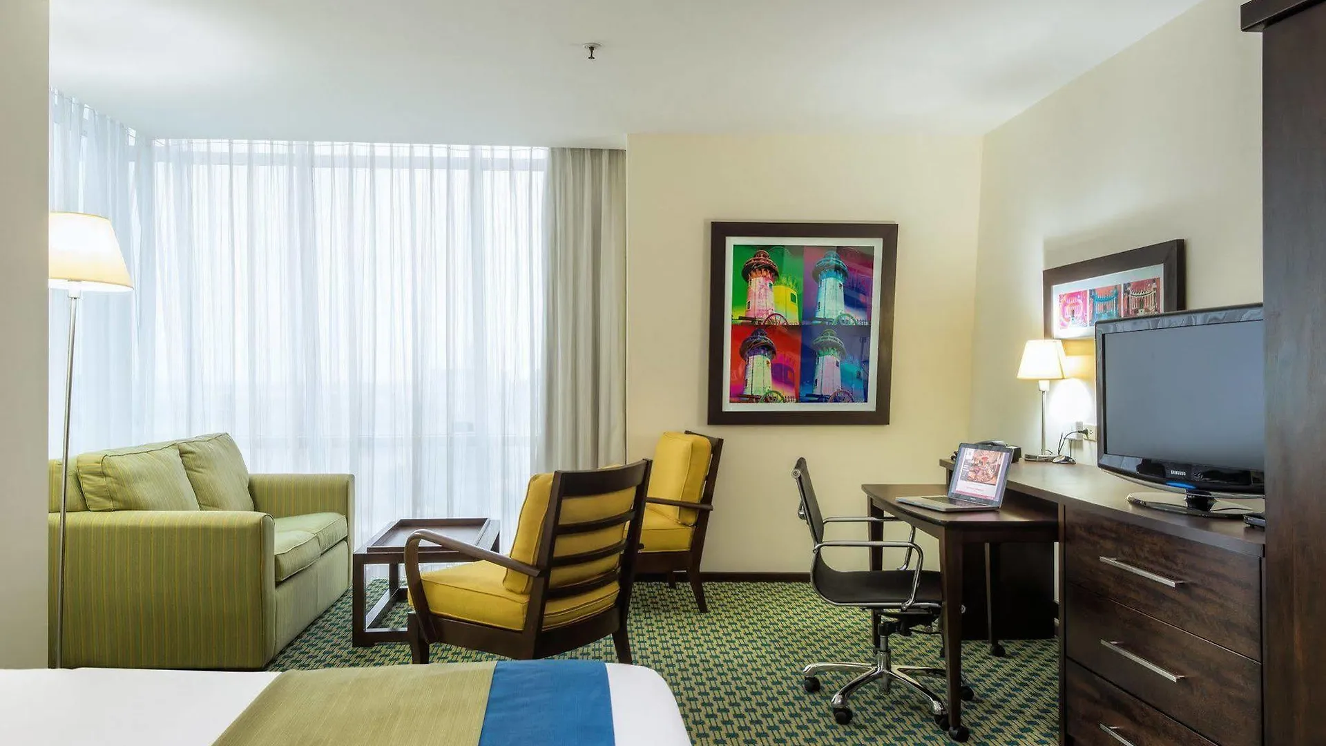 Courtyard By Marriott Guayaquil Hotel