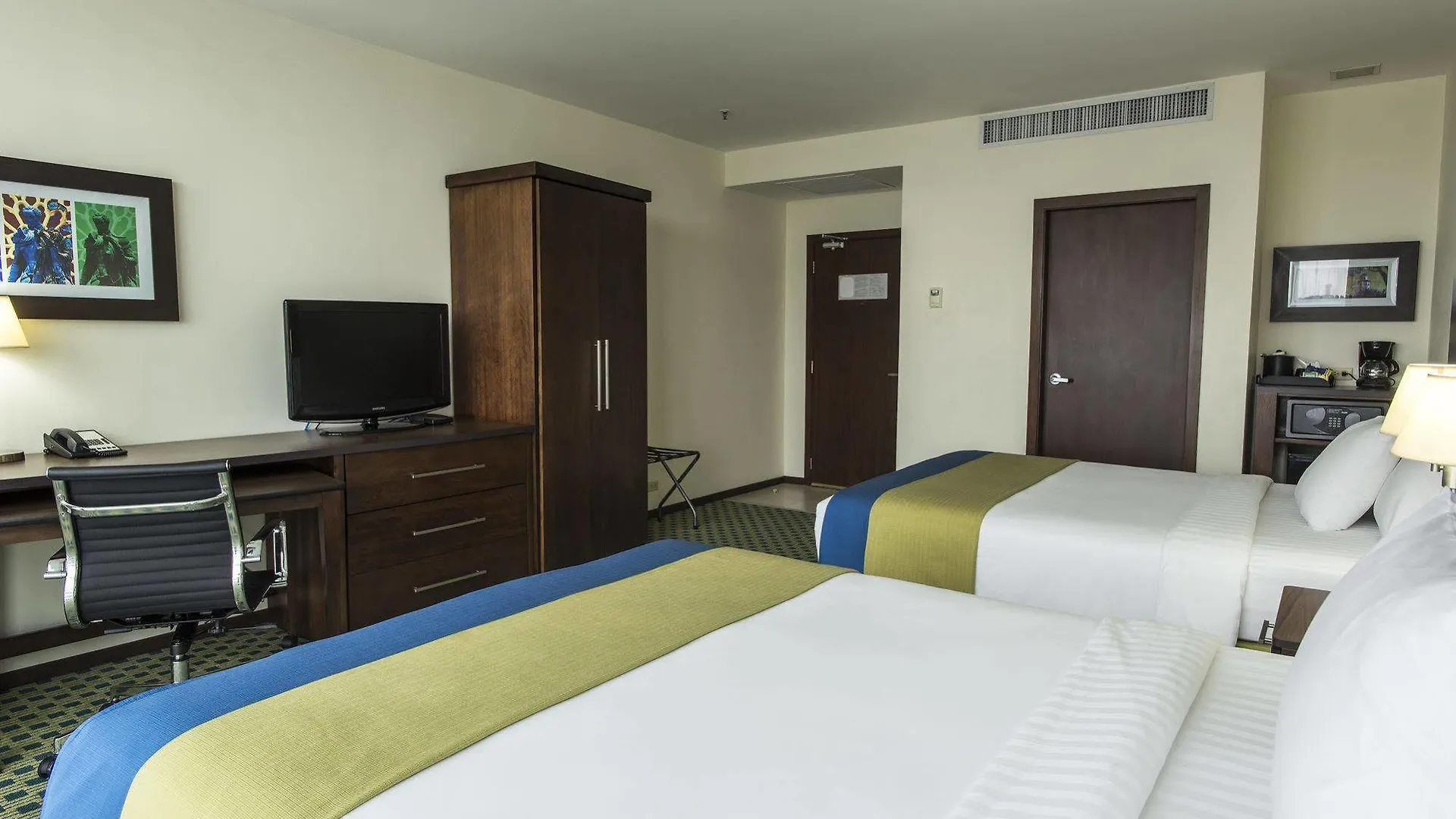 Courtyard By Marriott Guayaquil Hotel 4*,